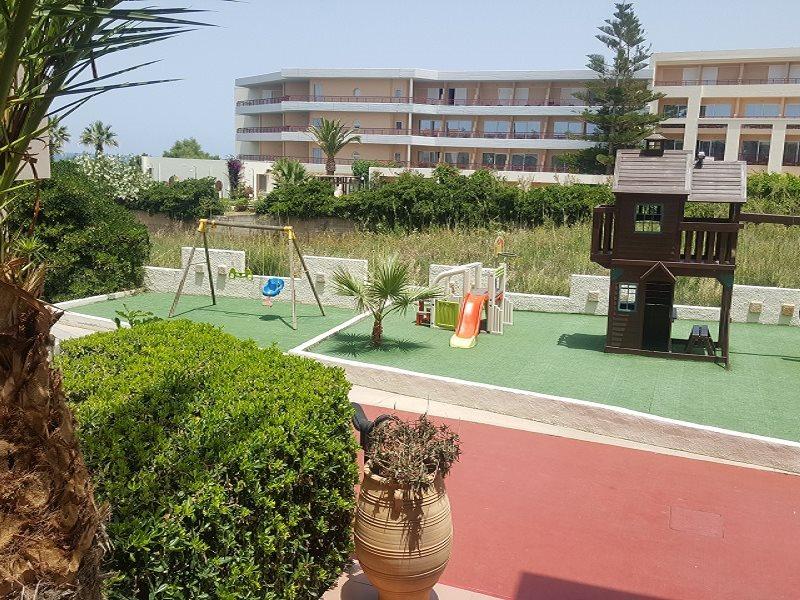 Jo An Beach Hotel Adelianos Kampos Exteriör bild