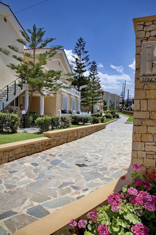 Jo An Beach Hotel Adelianos Kampos Exteriör bild