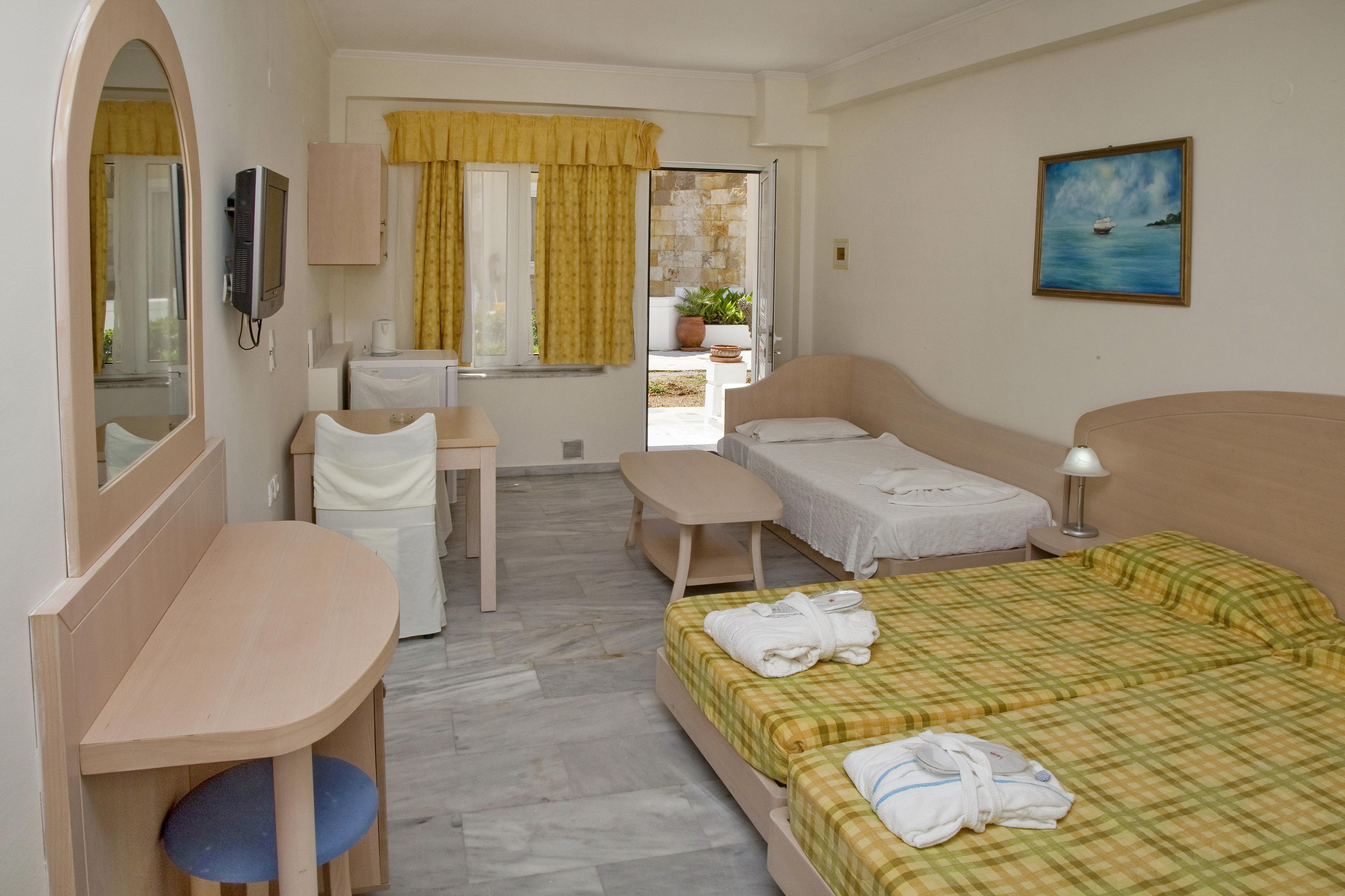 Jo An Beach Hotel Adelianos Kampos Exteriör bild
