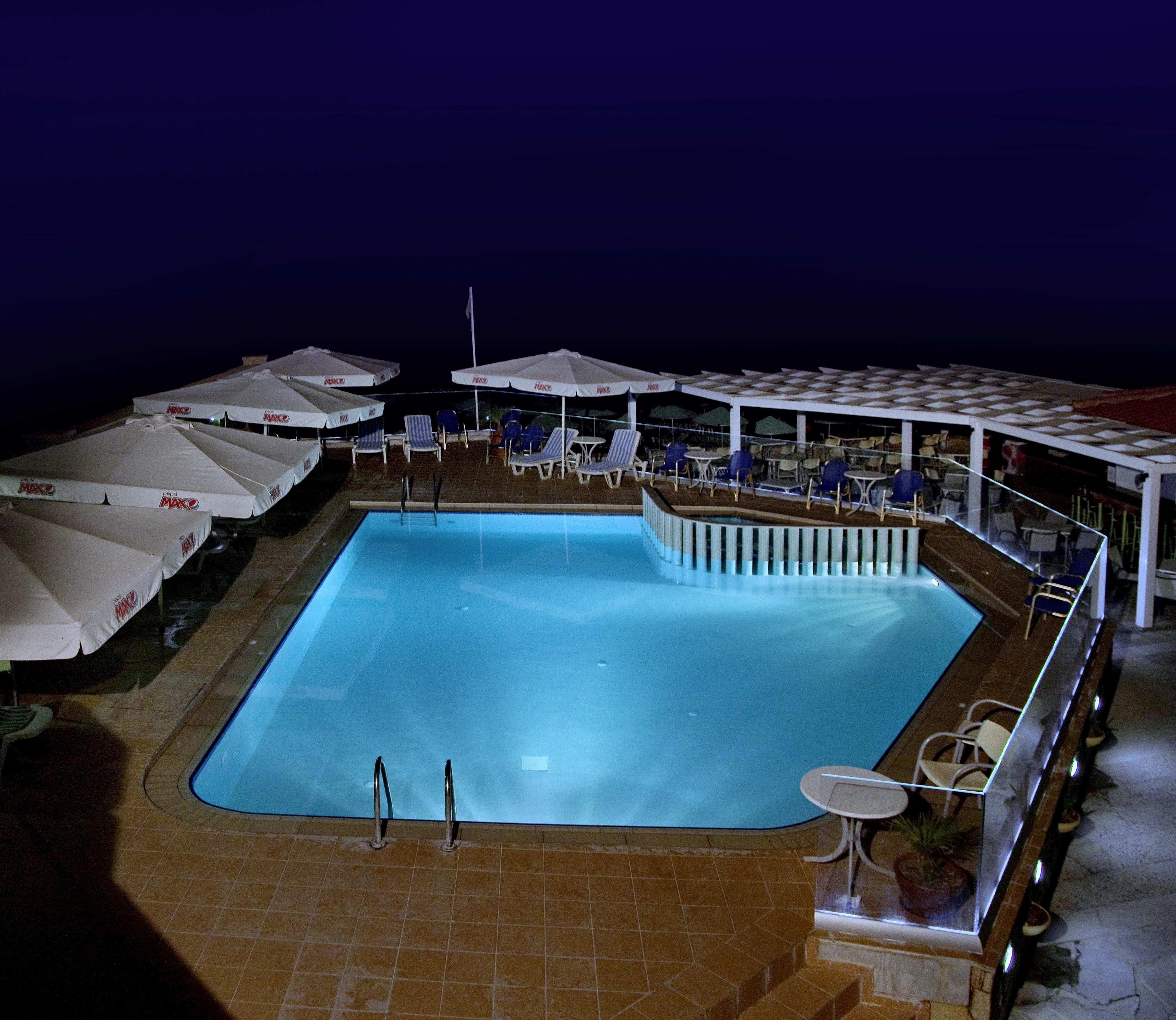 Jo An Beach Hotel Adelianos Kampos Exteriör bild