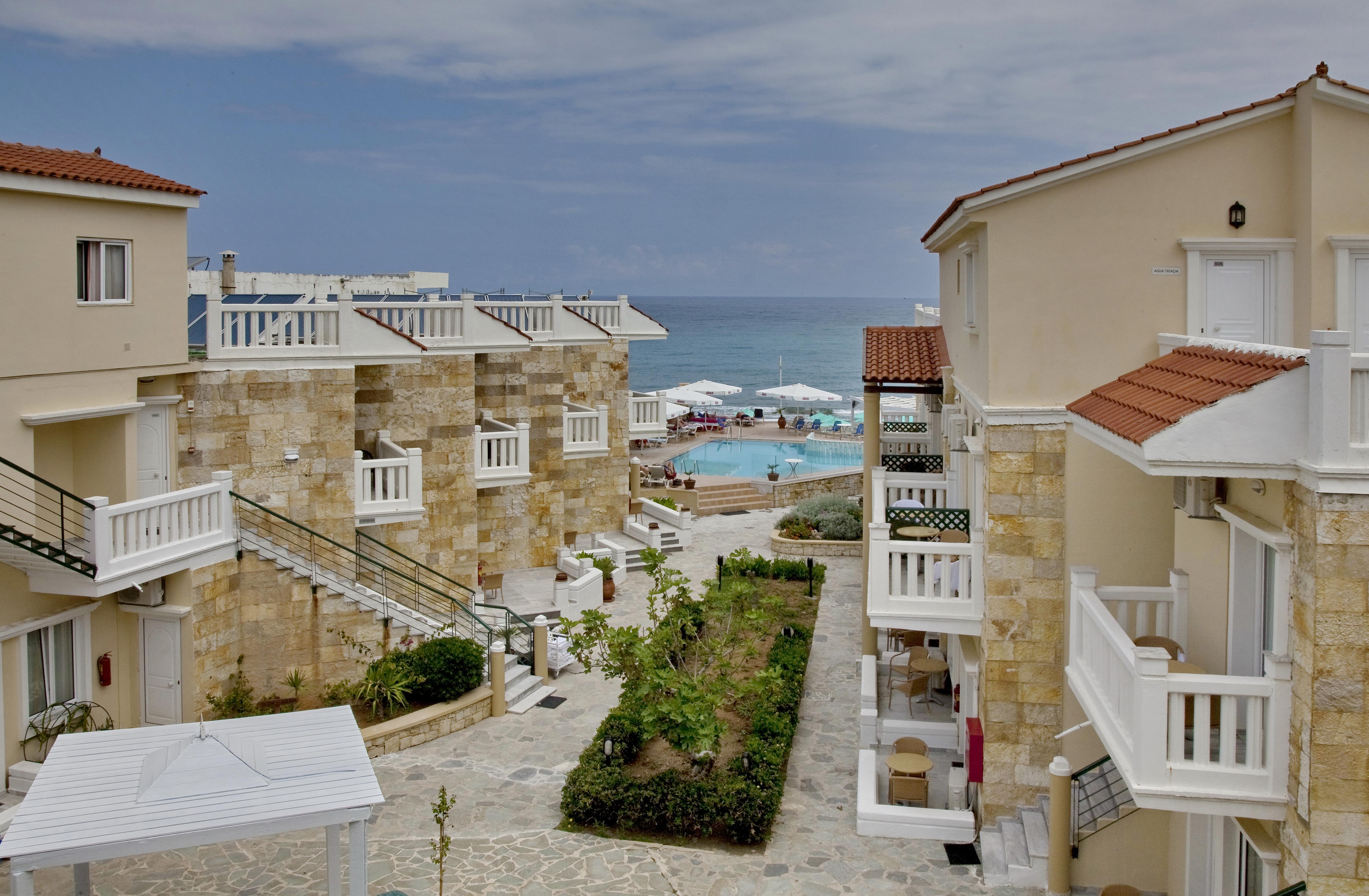 Jo An Beach Hotel Adelianos Kampos Exteriör bild