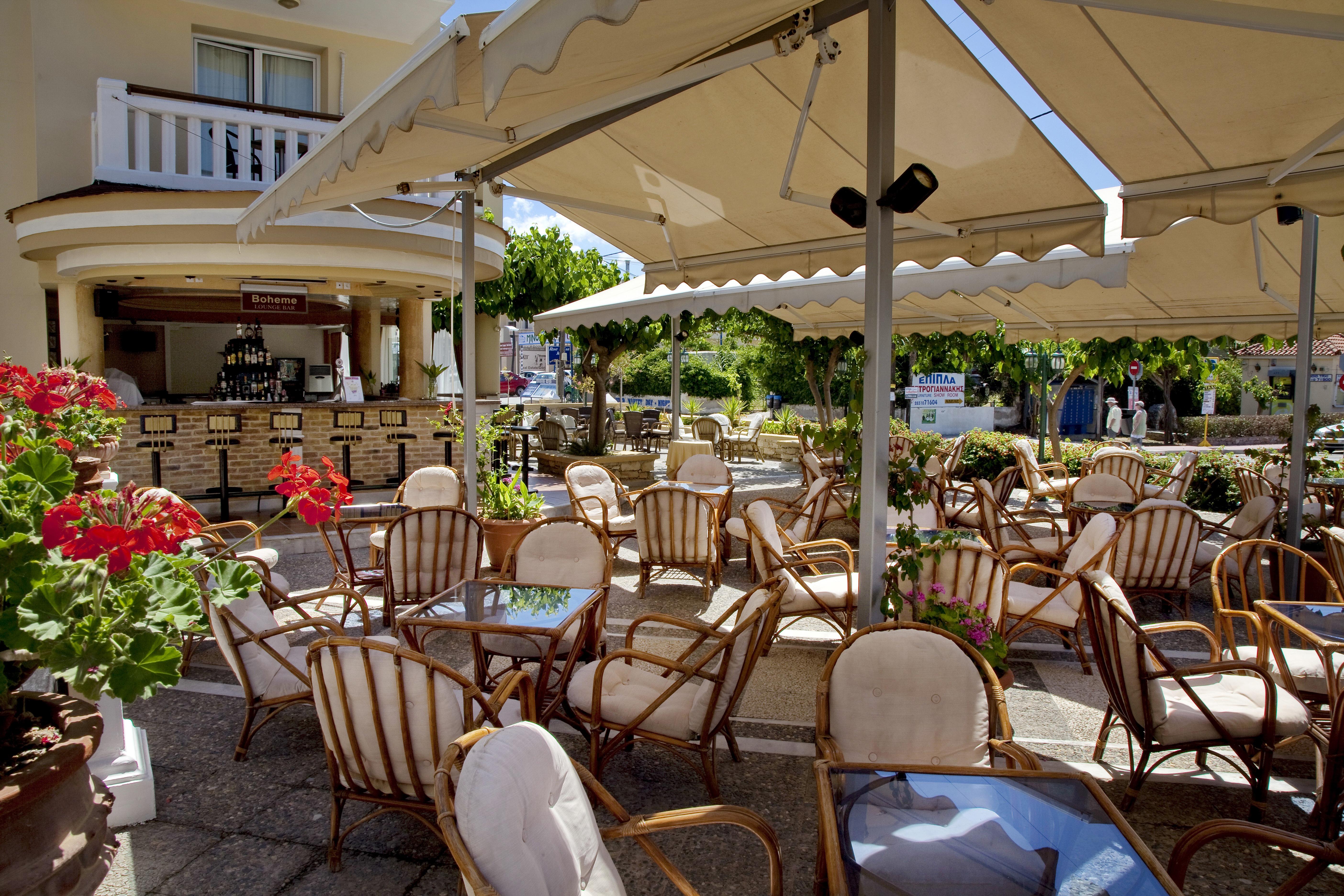 Jo An Beach Hotel Adelianos Kampos Exteriör bild